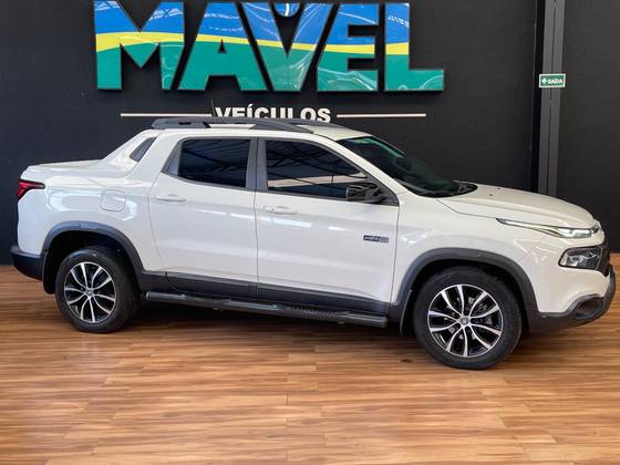 FIAT TORO 2.0 16V TURBO DIESEL ULTRA 4WD AT9 FIAT TORO 2.0 16V TURBO DIESEL ULTRA 4WD AT9